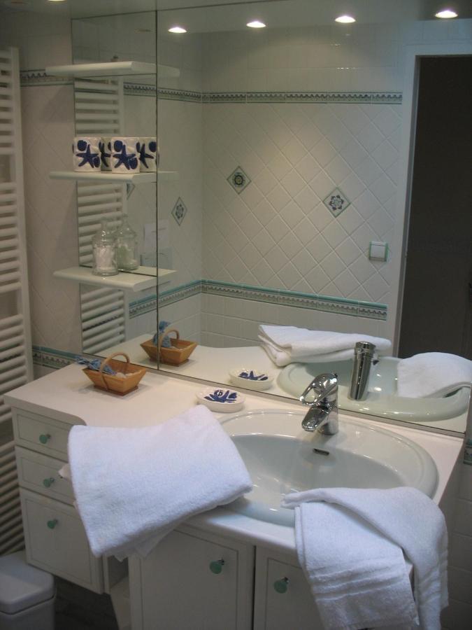Les Charmes De Vincent - Le Loft Cabernet Bed & Breakfast Fronsac  Exterior photo